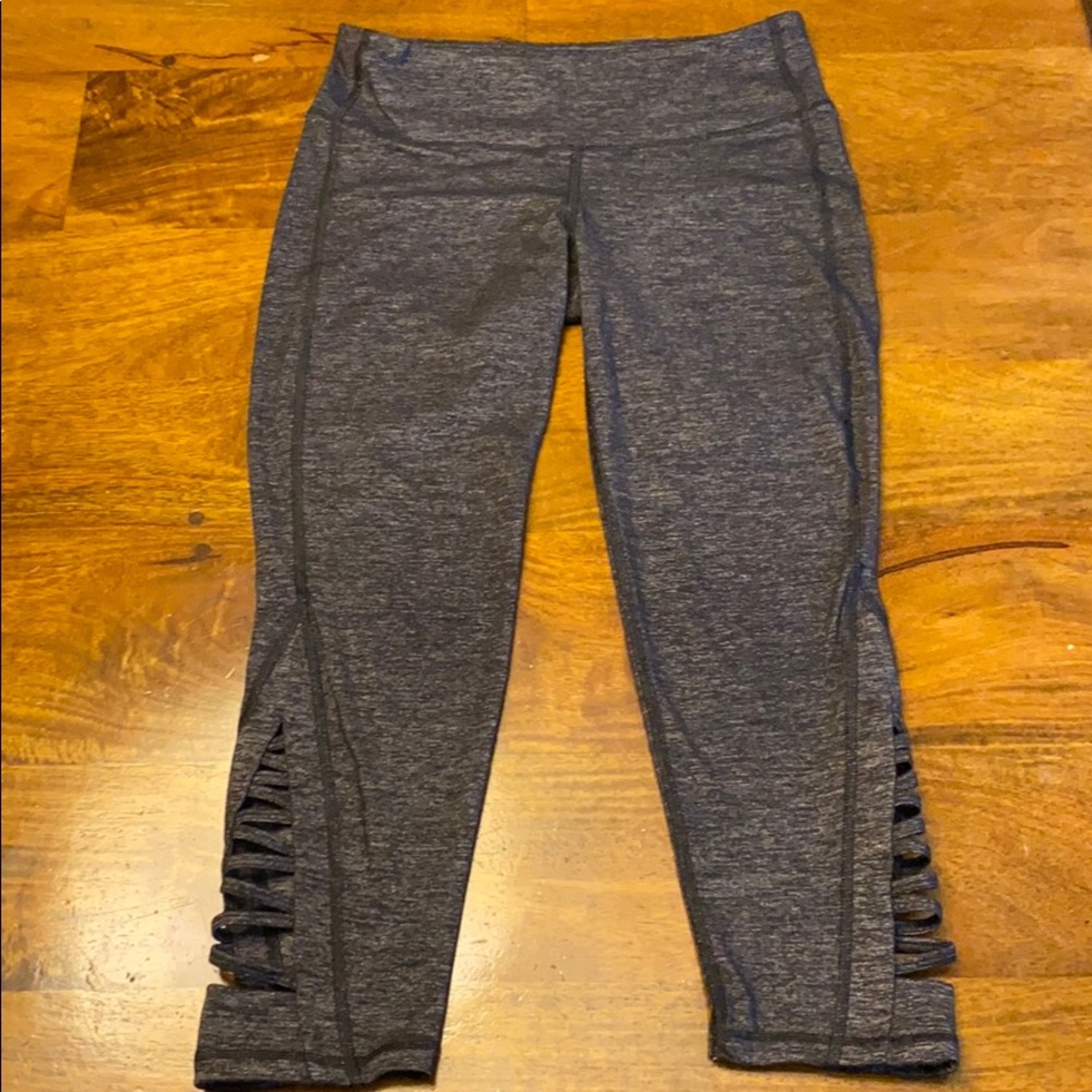 Athleta crop leggings with cutout details Small